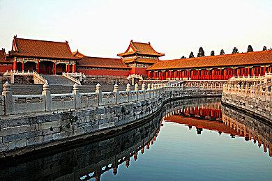 公司管理模拟《公司：排序过程》面向PC公布